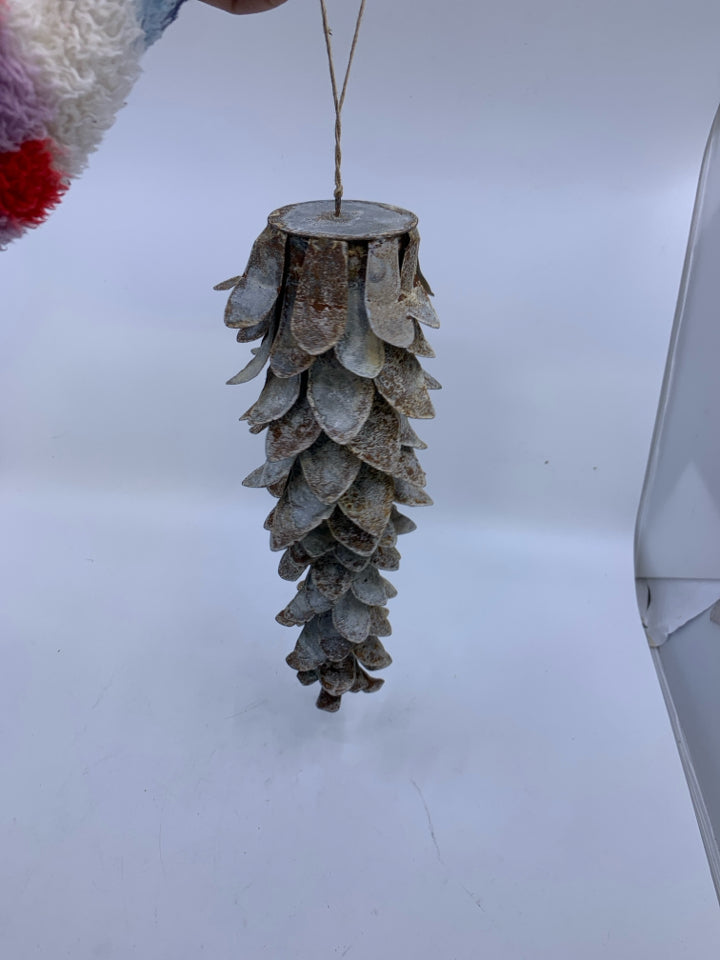 RUSTIC METAL LARGE PINECONE.