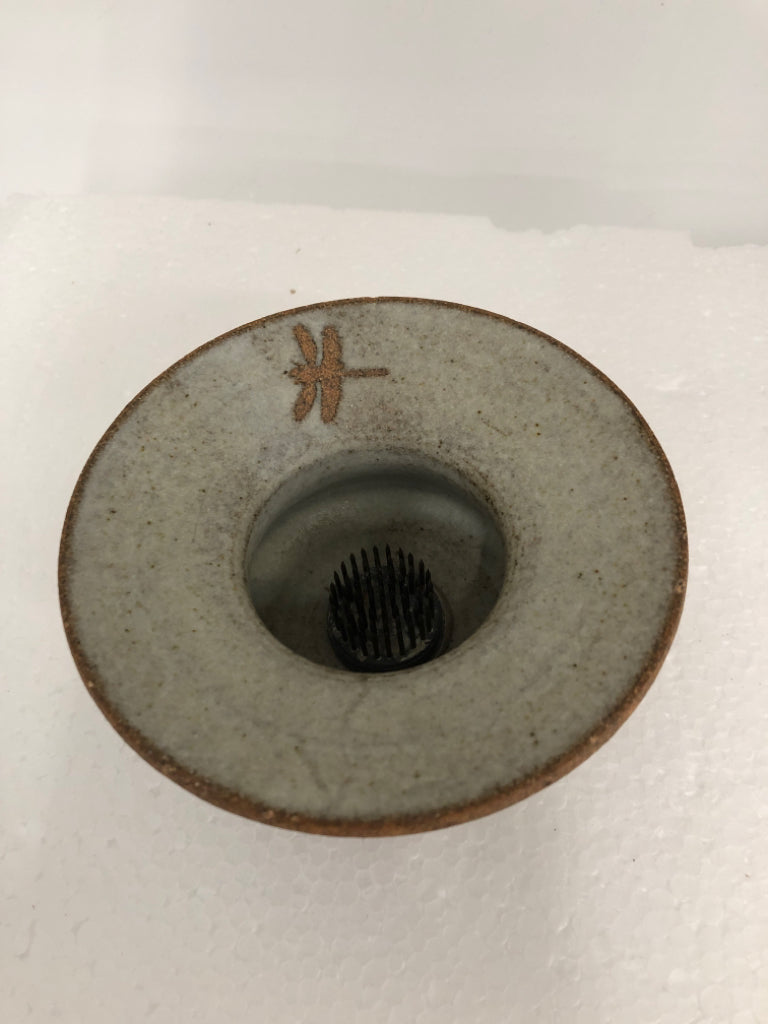 GREY POTTERY DRAGONFLY FLOWER FROG.