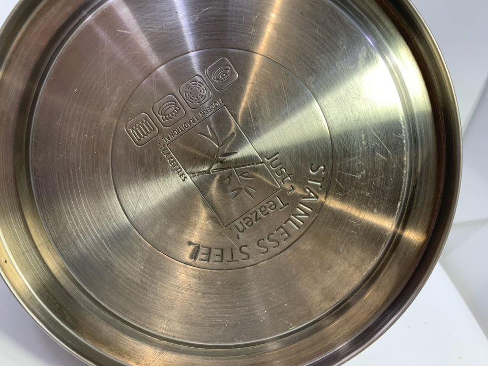 BLACK SPECKLED STAINLESS STEEL KETTLE.