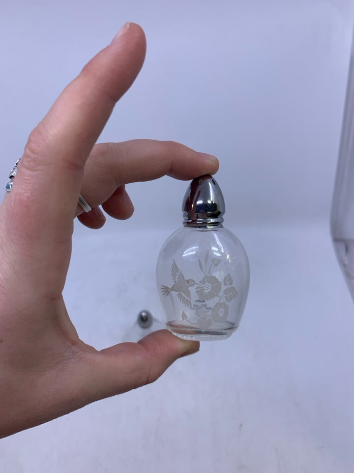 GLASS W/ FROSTED HUMMING BIRDS.