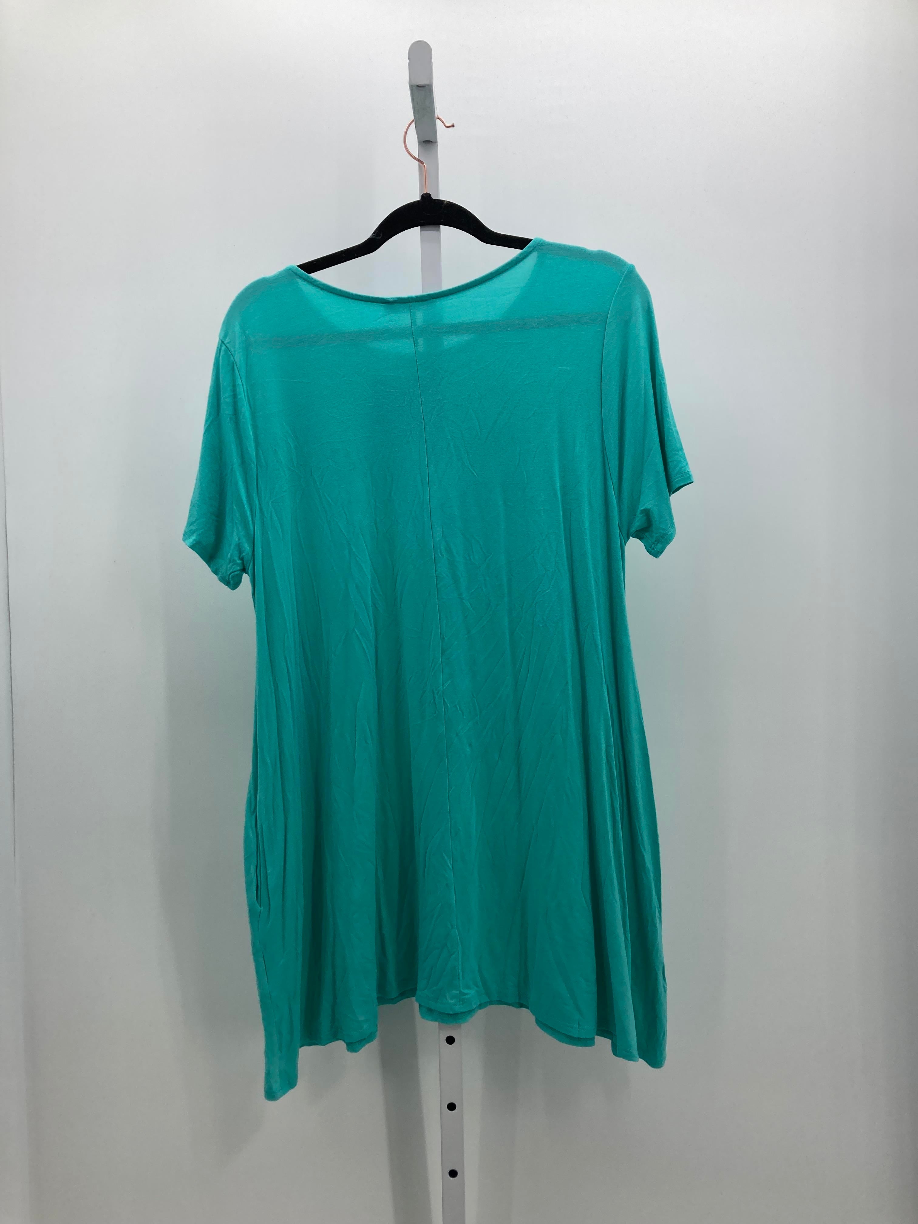 Size Extra Large Misses Short Sleeve Shirt