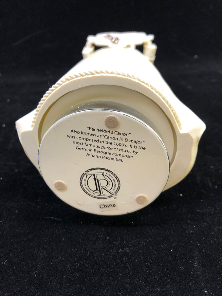 "EXPECT MIRACLES" ANGEL FIGURINE MUSIC BOX "PECHELBEL'S CANON".