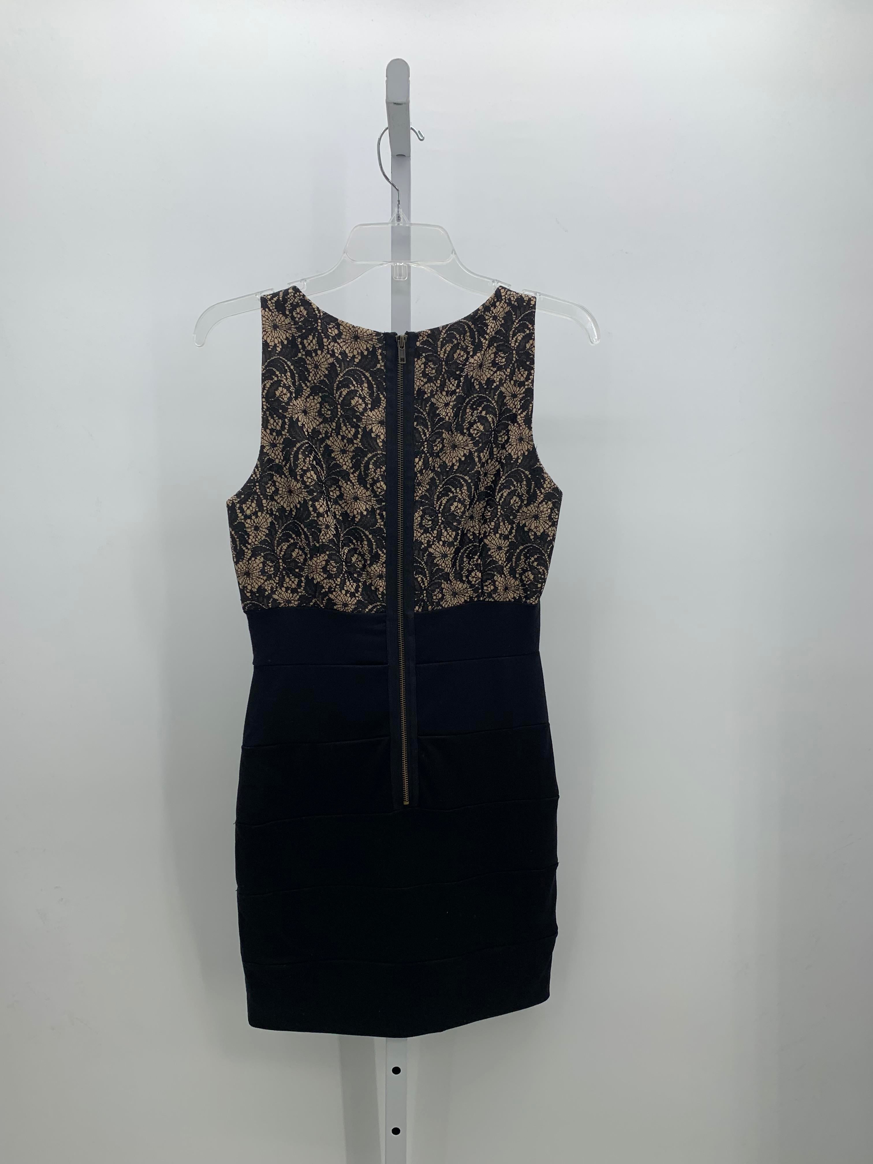 Size Medium Juniors Sleeveless Dress