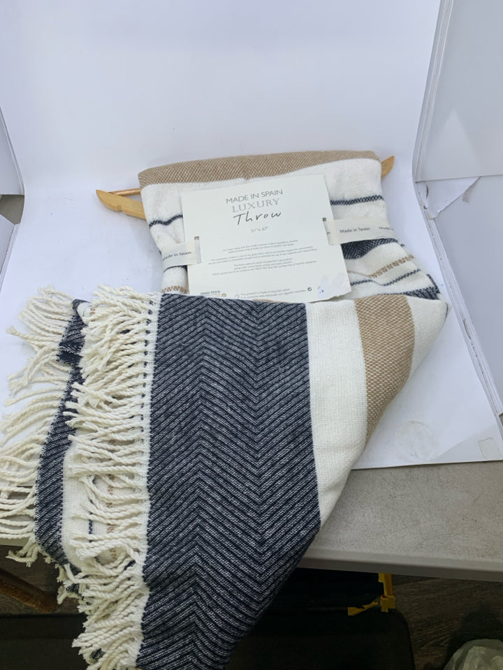 NIP STRIPED TAN/BLACK WHITE MADE IN SPAIN.