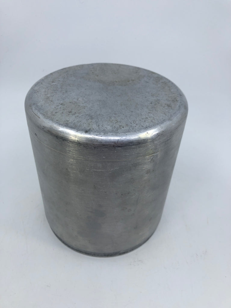 VTG METAL SUGAR CANISTER.