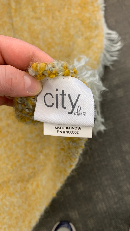 YELLOW/GREY THROW BLANKET.