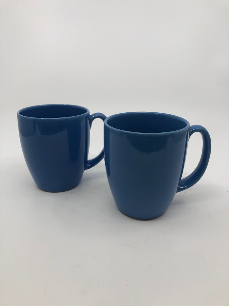 2 BLUE CORELLE MUGS.