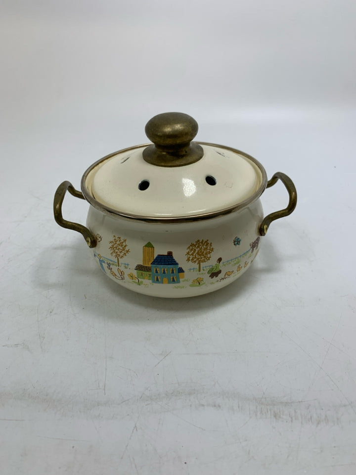 VTG SMALL ENAMEL CREAM SMALL POT W/ FARM DETAIL W/ LID.