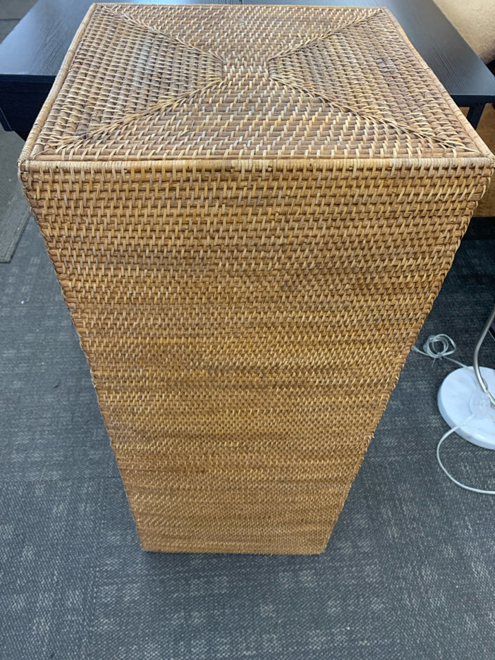 BLONDE TIGHT WOVEN PLANT STAND PILLAR.