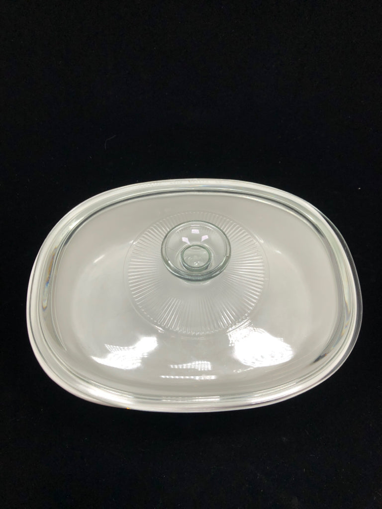 FRENCH WHITE CASSEROLE DISH W/LID.