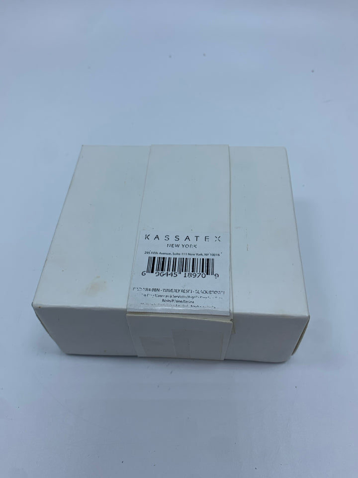 NIB 4PK BLACK NAPKIN RINGS.