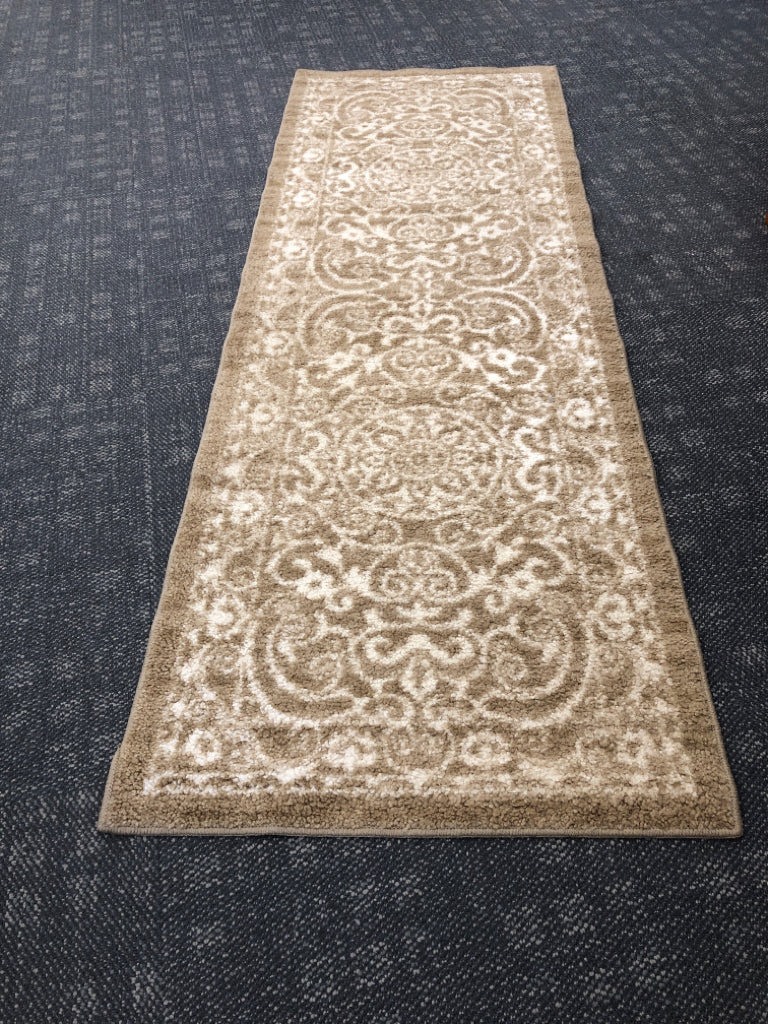 TAN W/ WHITE SCROLL DESIGN RUNNER.