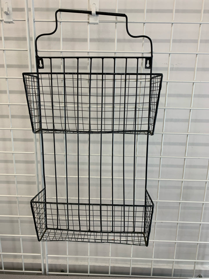 2-POCKET DISTRESSED METAL WALL FILE.