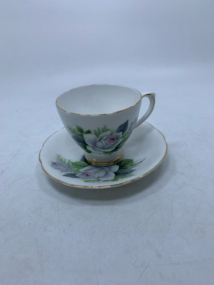 WHITE ROSES TEACUP/SAUCER.