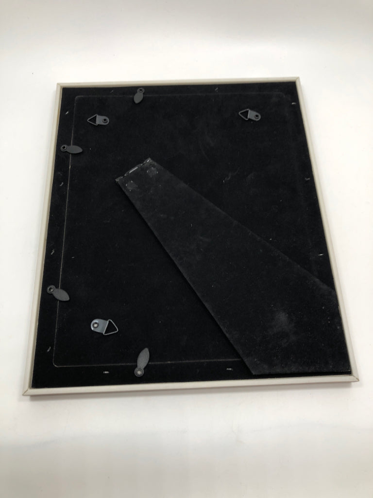 ARTIFICIAL HONEYCOMB FRAMED PRINT.