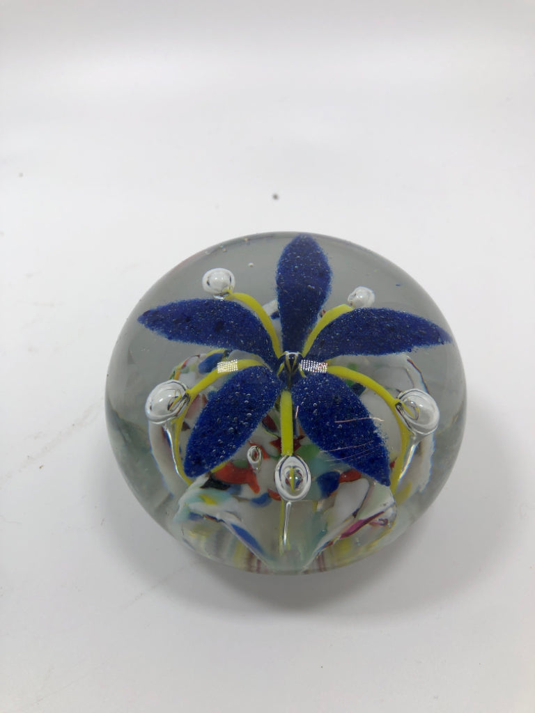 BLUE FLOWER GLASS PAPERWEIGHT.