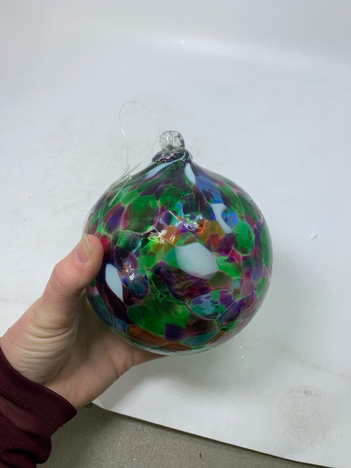 SPOTTED LARGE BLOWN GLASS SUNCATCHER ORB.