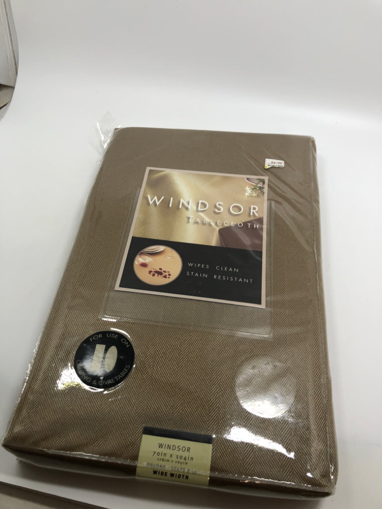 NIP BROWN WINDSOR OBLONG TABLE CLOTH.