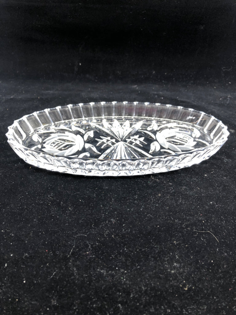 SHALLOW CUT GLASS OVAL DISH.