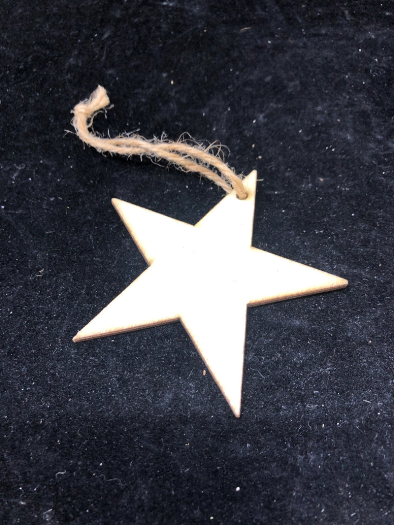 WOOD STAR ORNAMENT.