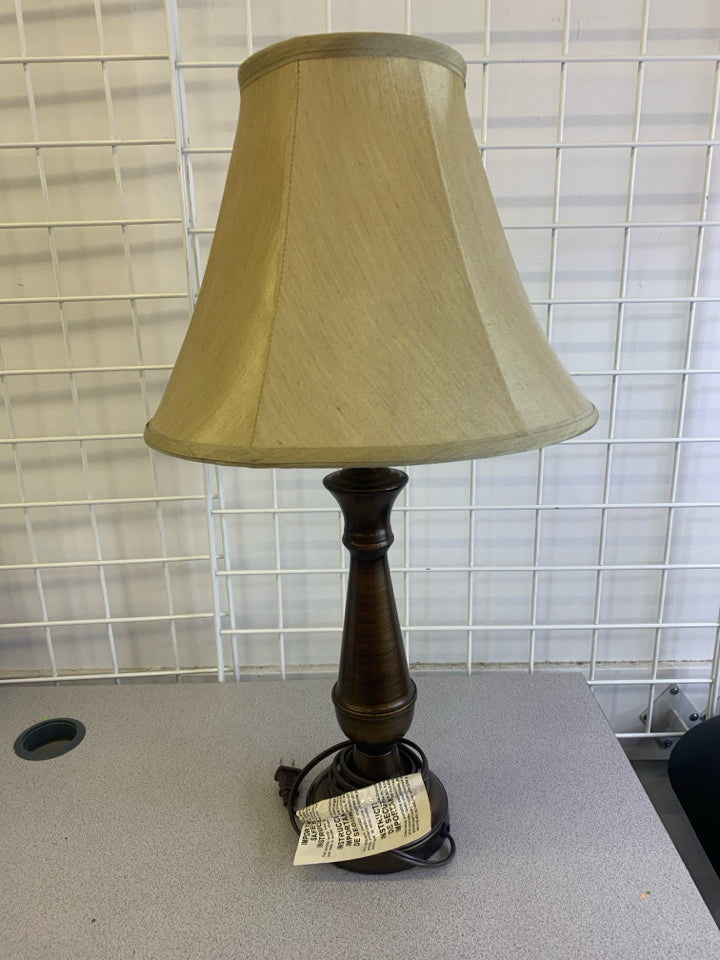 BROWN METAL DESK LAMP W/ TAN SHADE.
