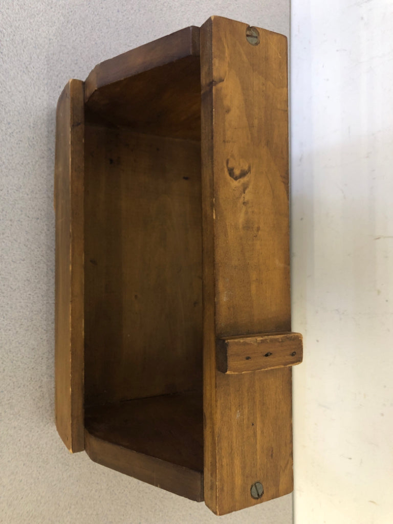 SOLID WOOD BASKET TOTE.