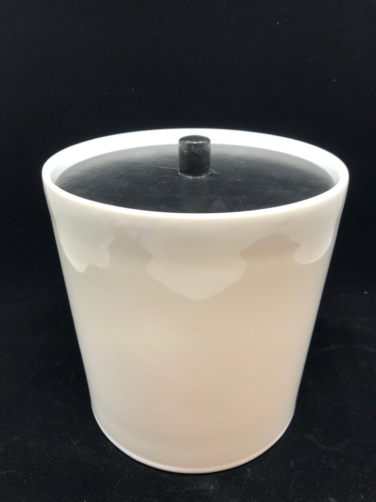 CANISTER W/WOOD PAINTED LID.