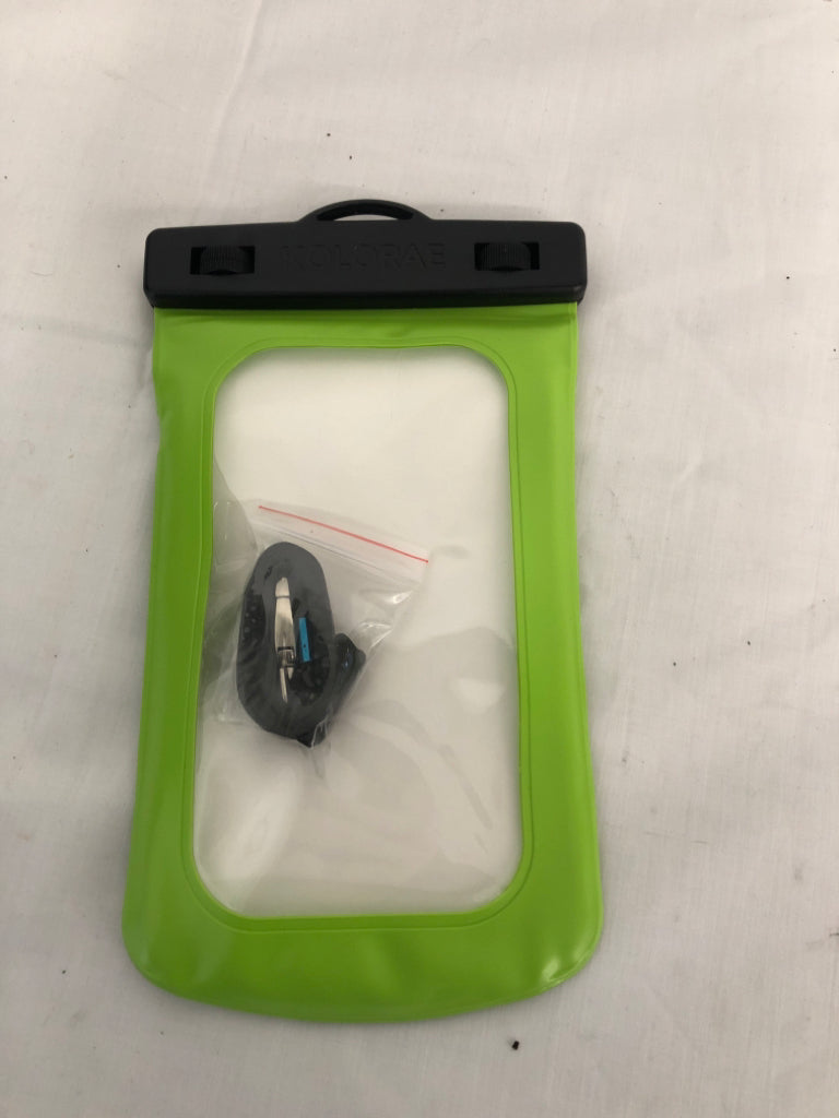 NIP WATERPROOF PHONE HOLDER.