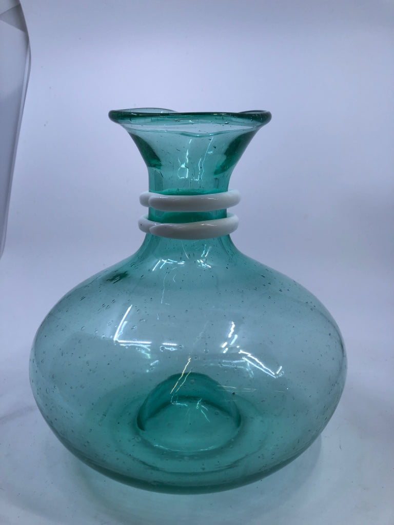 BLUE BLOWN GLASS NARROW NECK VASE. 7"