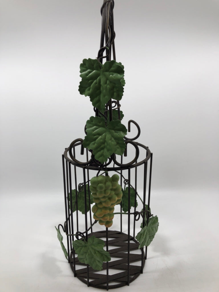 METAL GRAPE/LEAF WINE HOLDER.
