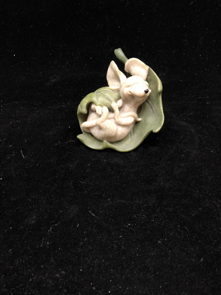 "MAZZIE" MOUSE LEAF FIGURINE - QUARRY CRITTERS.