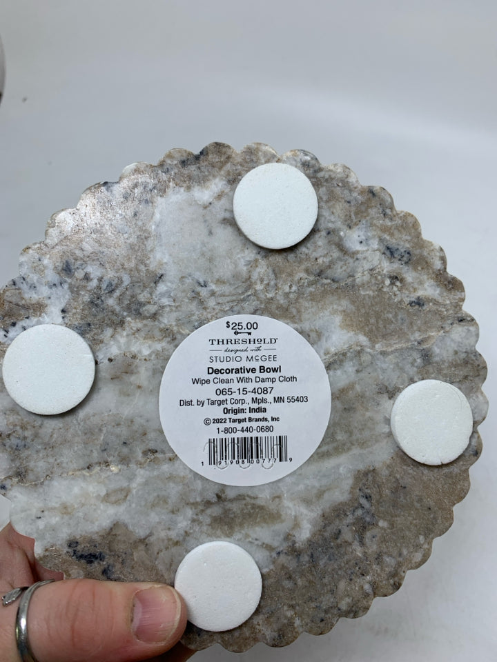 GREY MARBLE SHALLOW CATCH ALL BOWL W/ RIBBED EDGE.