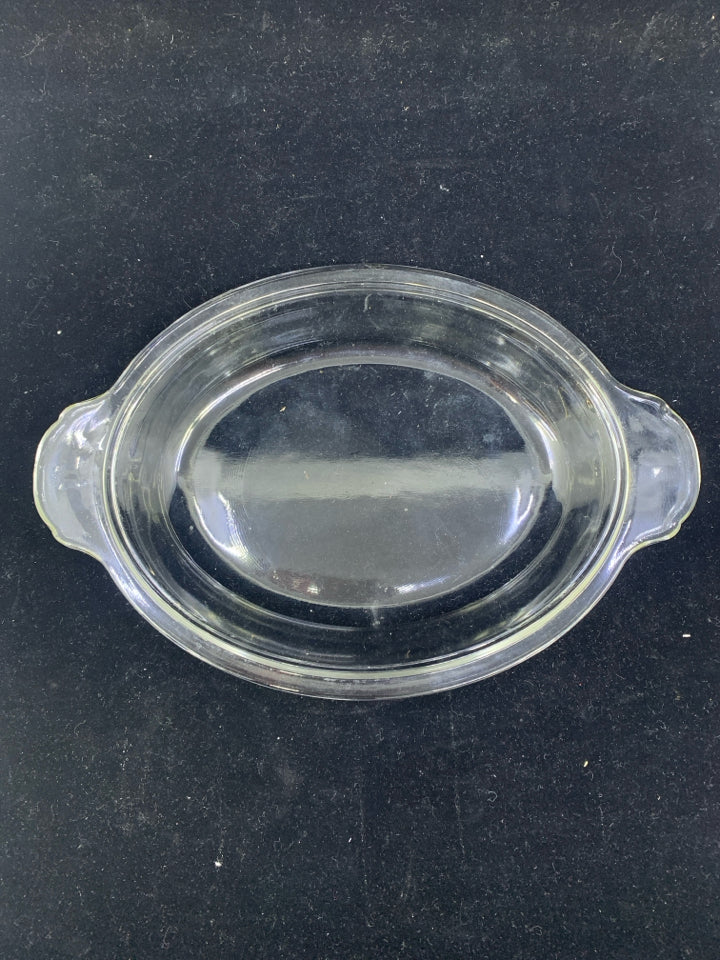 CLEAR GLASS BAKING DISH.