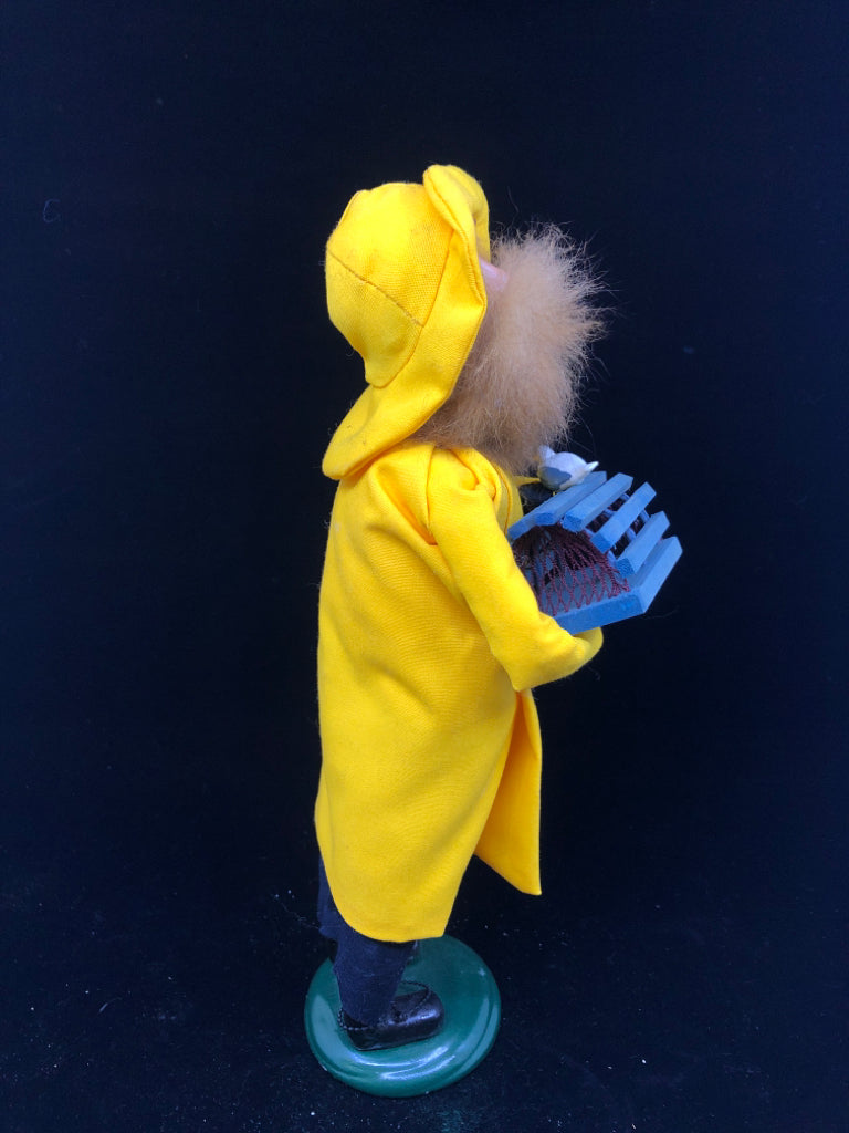 BYERS' CHOICE 1999 LOBSTER TRAP FISHERMAN YELLOW RAIN COAT.