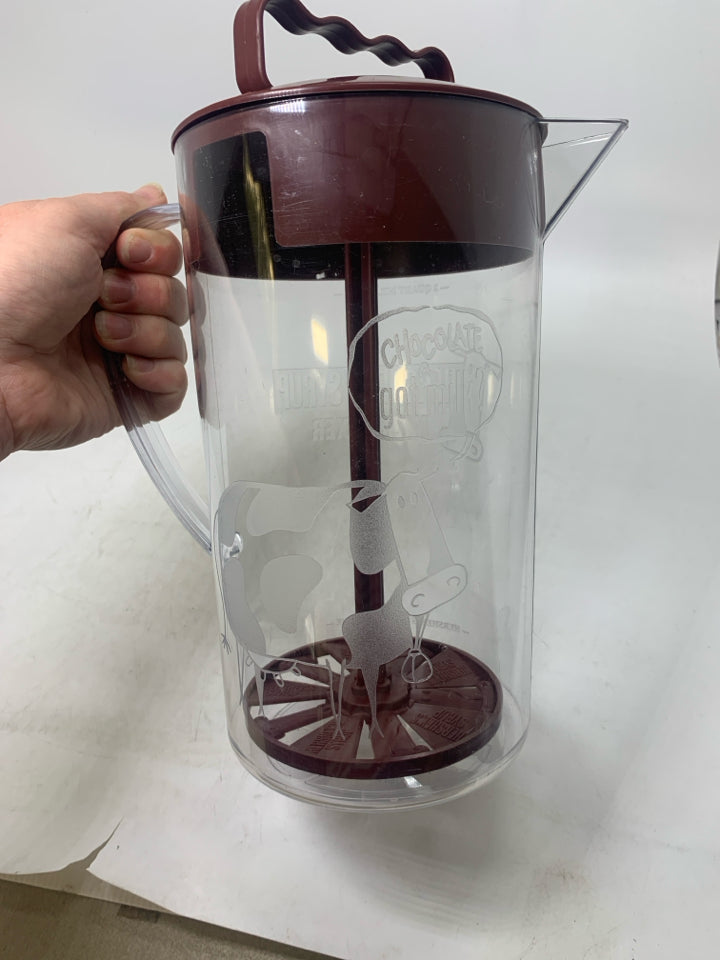 PLASTIC RETIRED MILK MIXER PITCHER.