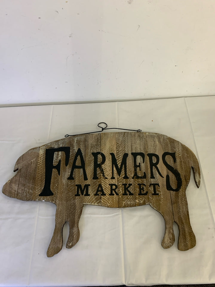 WOOD PIG SHAPED SIGN W/ FARMERS MARKET WALL ART.