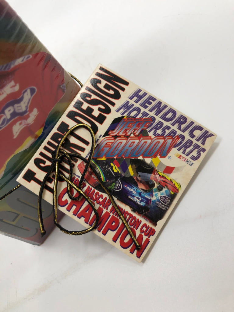 NIB JEFF GORDON RACING MEMORABILIA TSHIRT SET XL