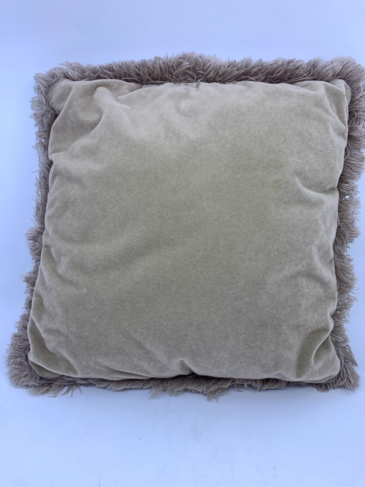 TAN SNOWMAN ACCENT PILLOW.