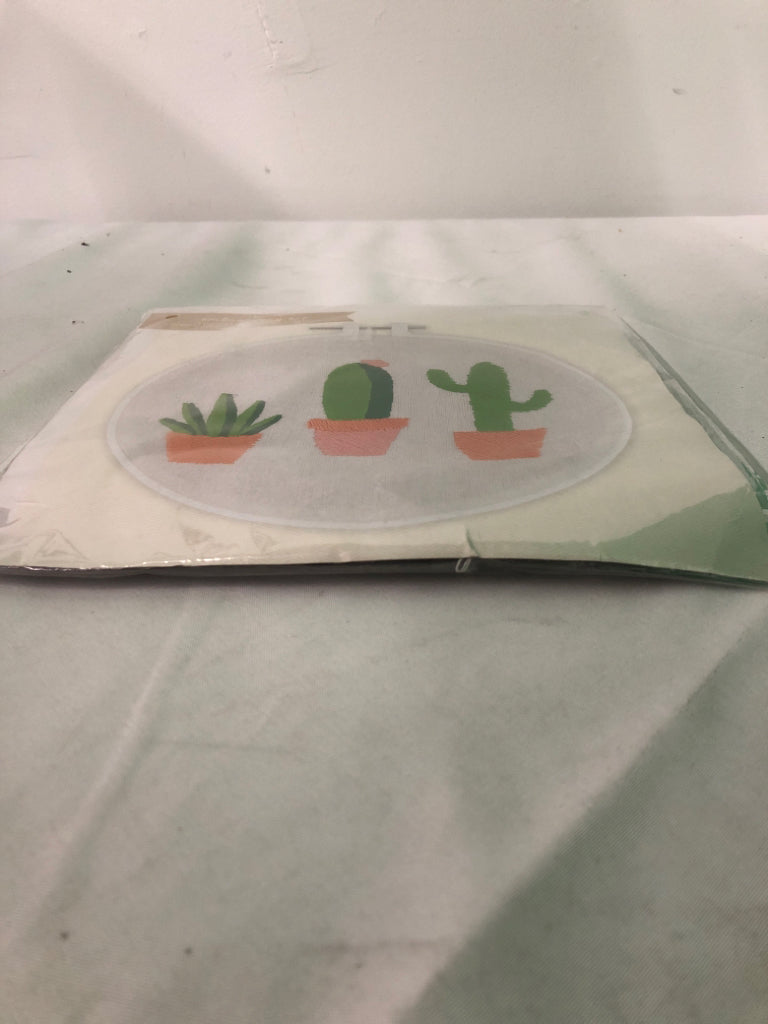 NIB EMBROIDERY KIT CACTUS