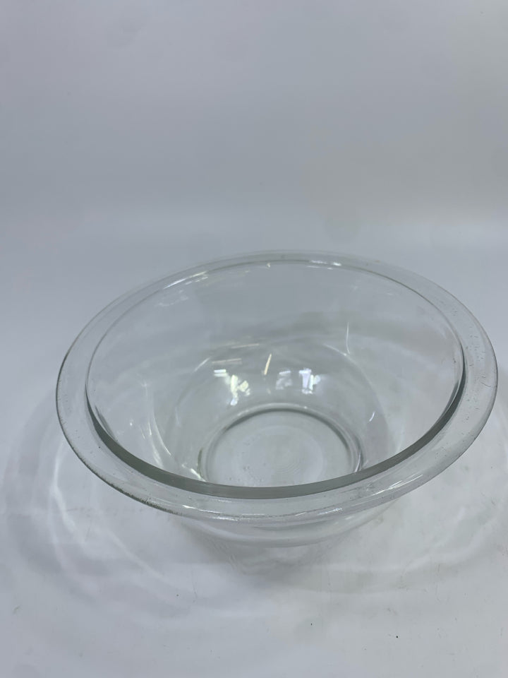 CLEAR PYREX MIXING BOWL.