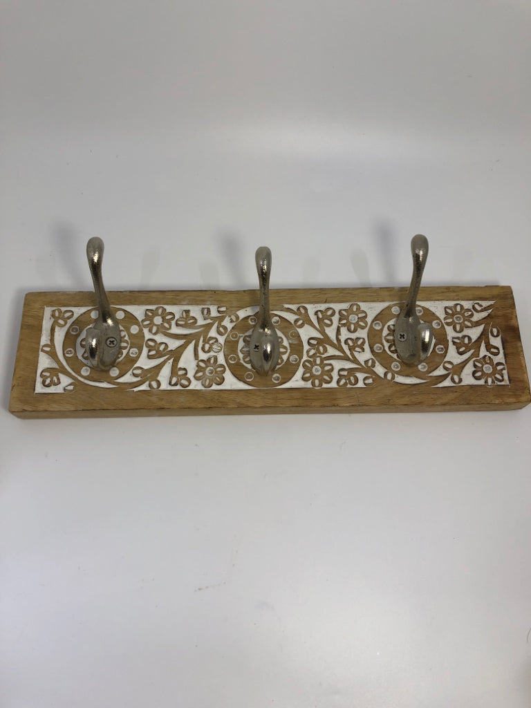 DECORATIVE WOODEN 3-HOOK WALL-HANGING.