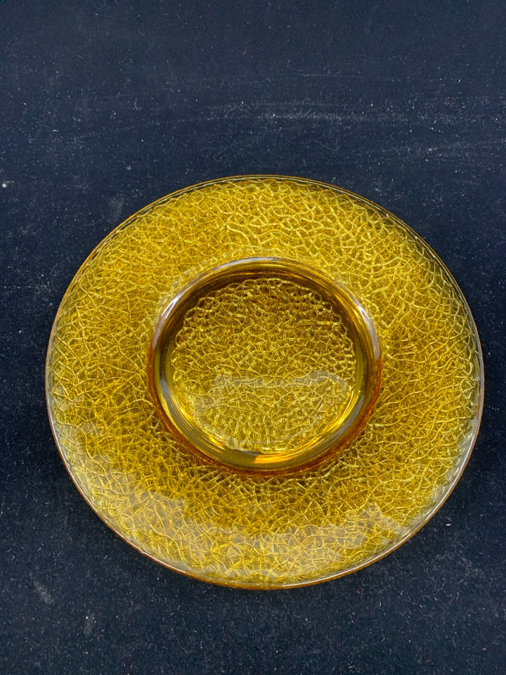 4 VTG YELLOW CRACKLE GLASS LUNCH PLATES.