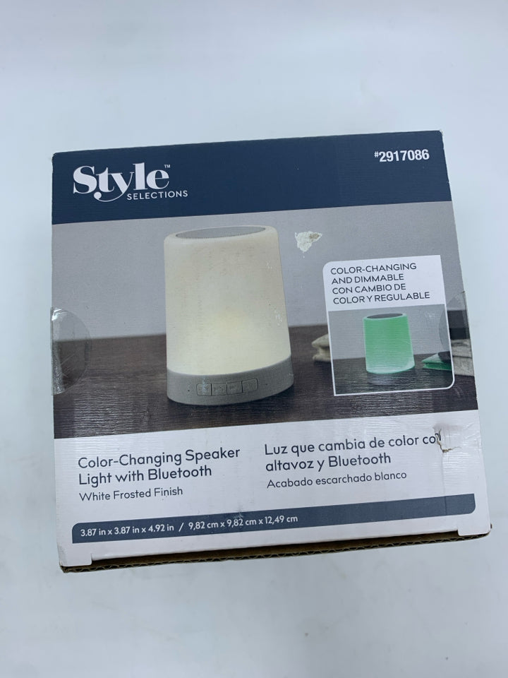 NIB STYLE SELECTIONS COLOR-CHANGING BLUETOOTH SPEAKER.