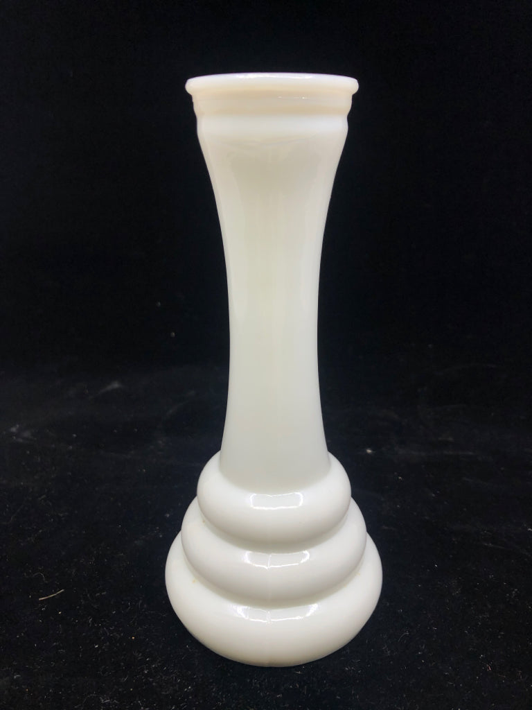 MILK GLASS BUD VASE W RIBBED BOTTOM.