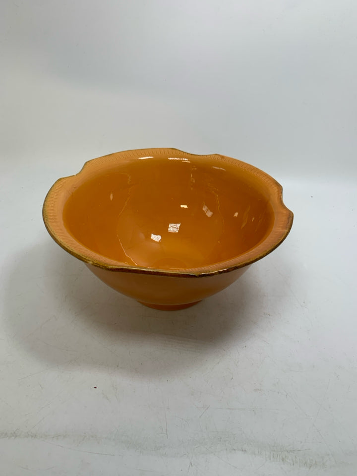 CERAMIC MIXING BOWL MADE IN ITALY.