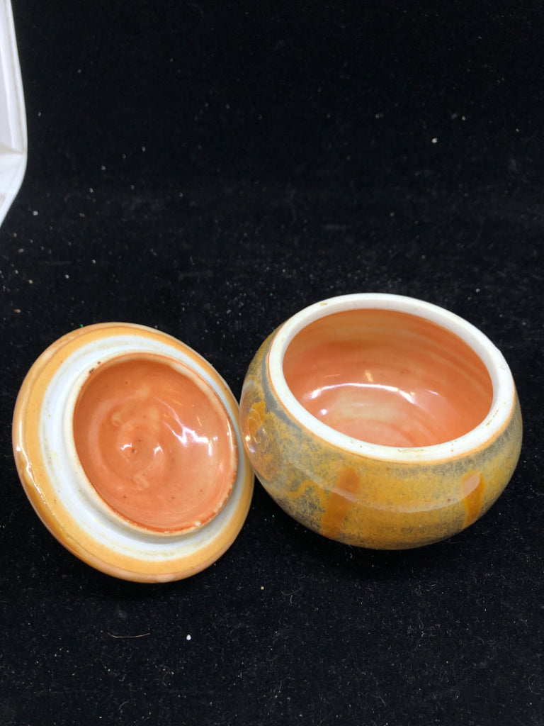 POTTERY IRIDESCENT SUGAR BOWL.