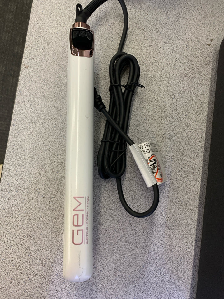 GEM 1" DIGITAL STYLING IRON.
