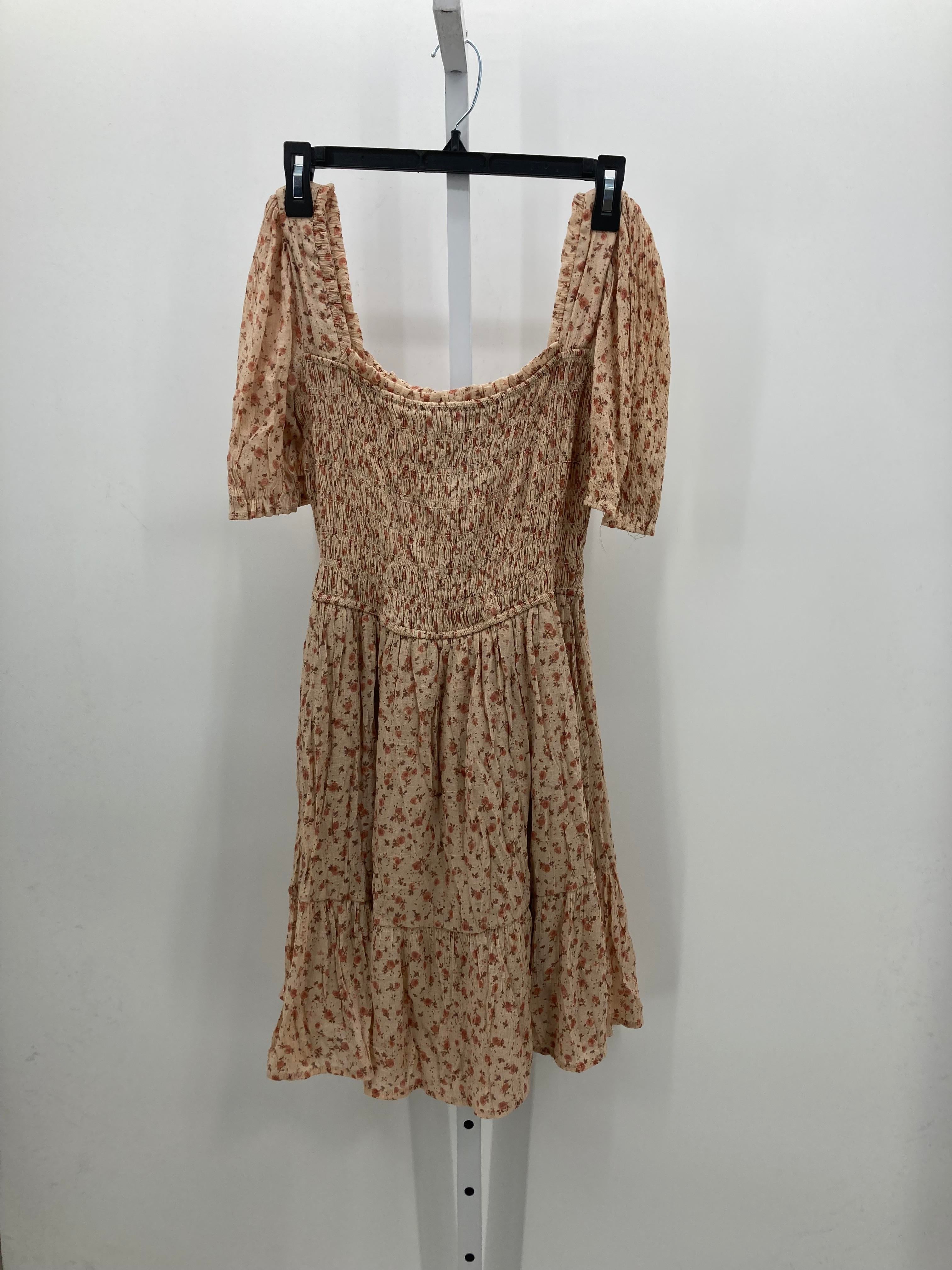 Mine Size Large Juniors Short Sleeve Dress