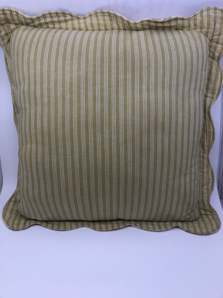 PINK ROSES W CREAM RUFFLED EDGE SQUARE PILLOW.