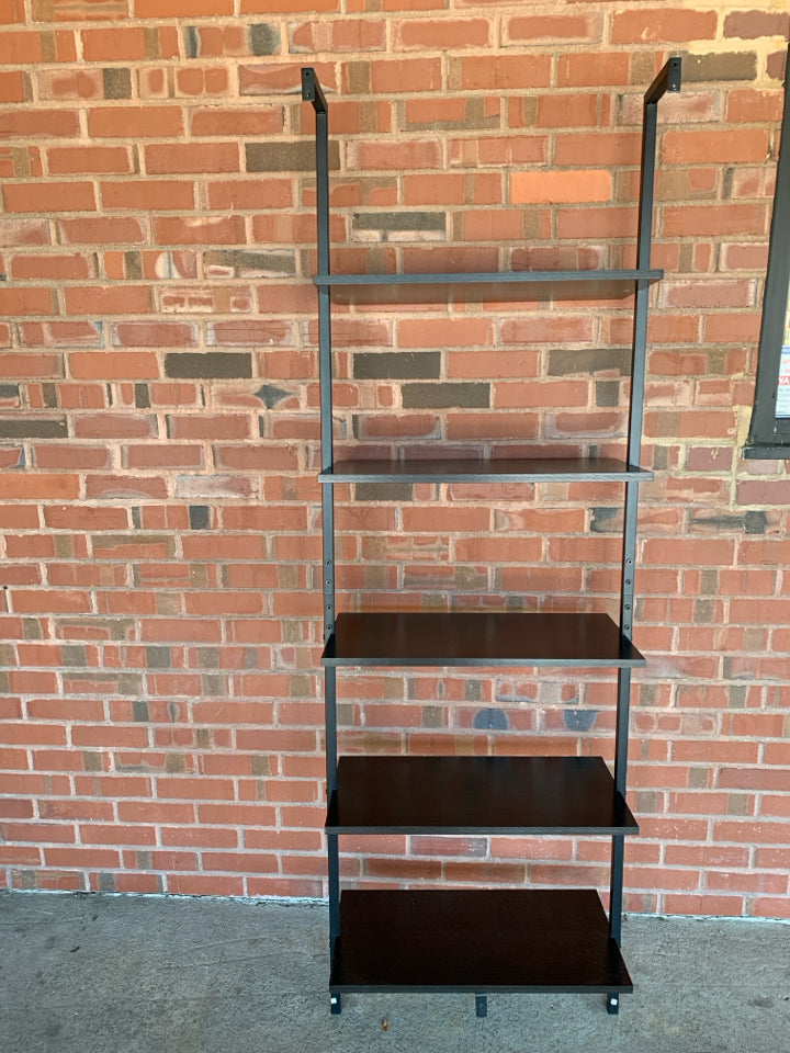 DARK FRAMED LADDER-STYLE WALL-MOUNT BOOKSHELF.